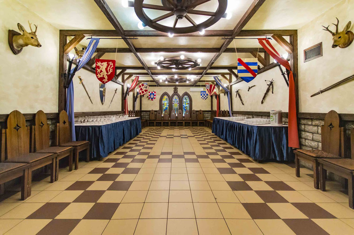 Рыцарский зал — Эркас