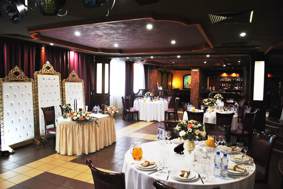 Основной зал — Эркас