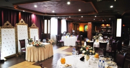 Основной зал — интерьер зала