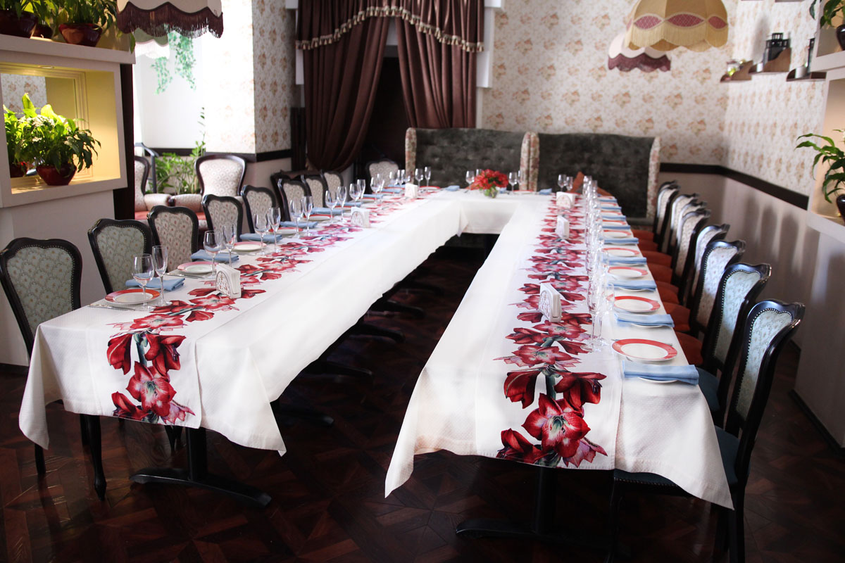 Основной зал — Шустов