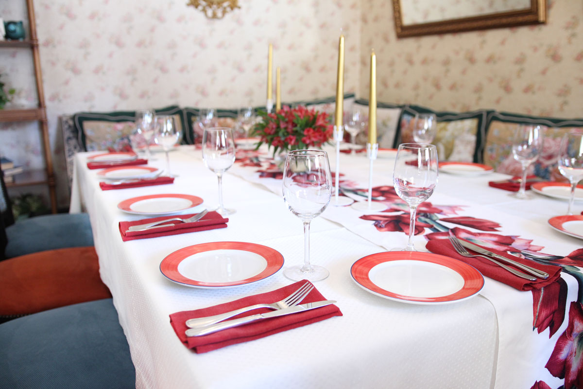 Основной зал — Шустов