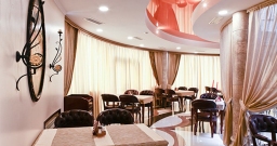 Основной зал — интерьер зала