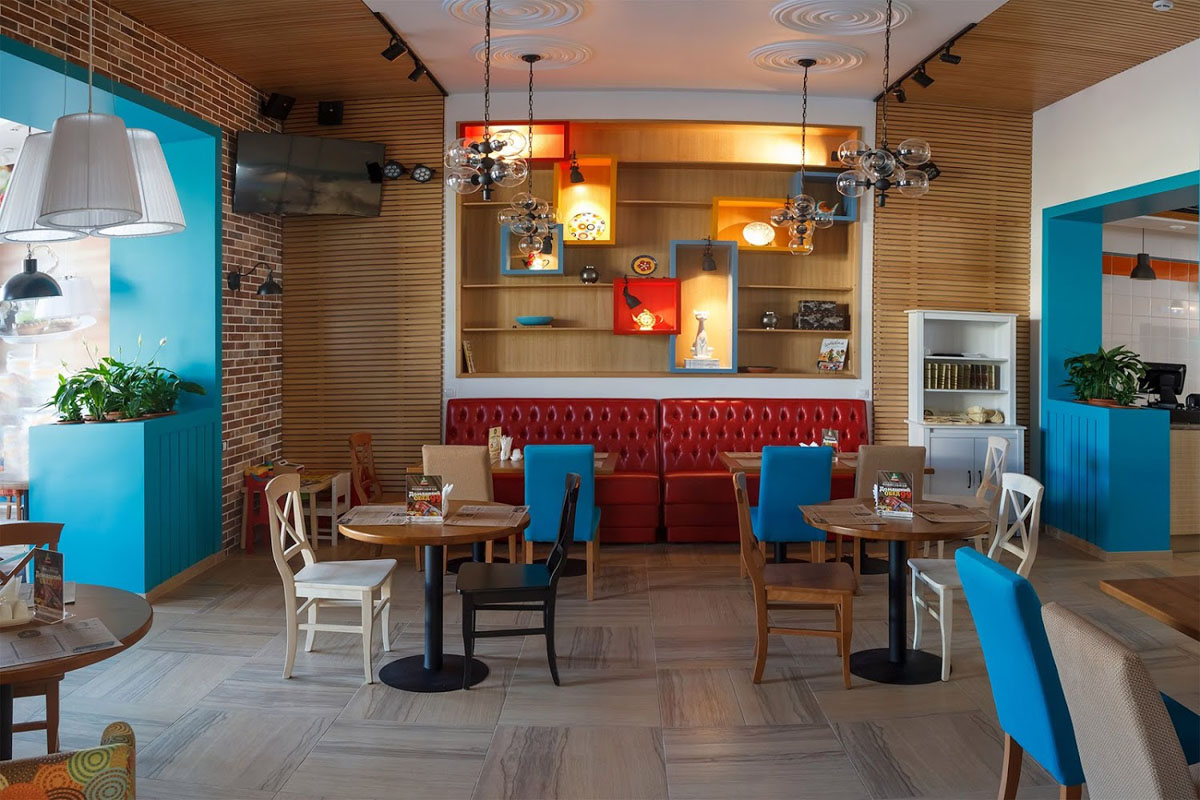 Основной зал — Мама Люба