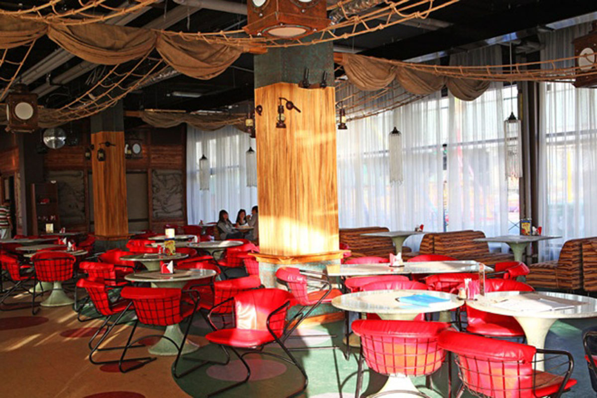 Основной зал — Палуба