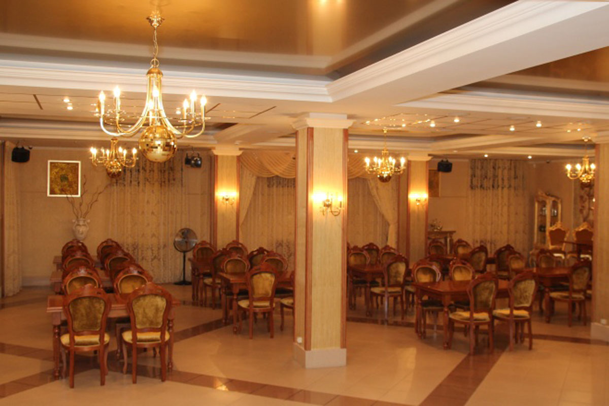 Основной зал — Золотая Корона