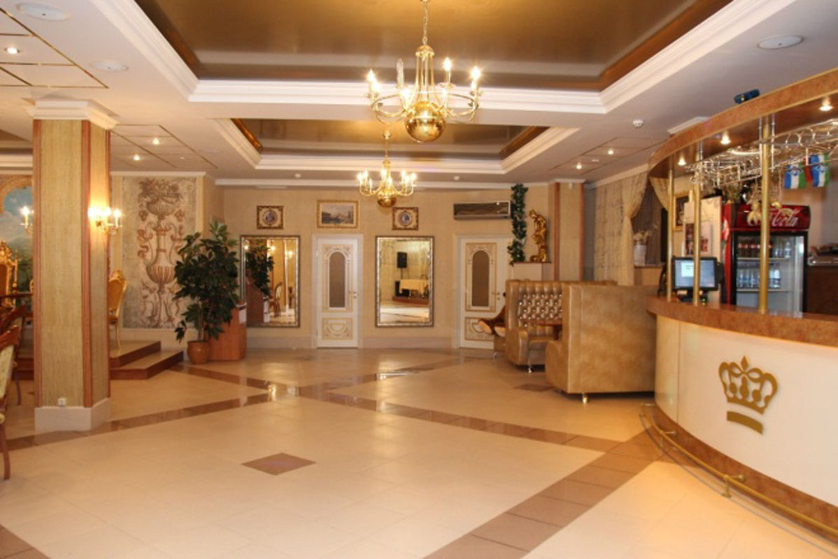 Основной зал — Золотая Корона