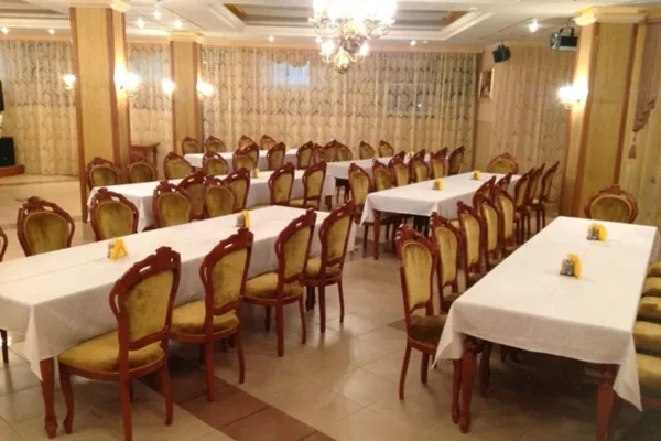 Основной зал