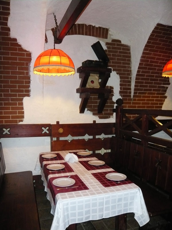 Основной зал — Старая телега