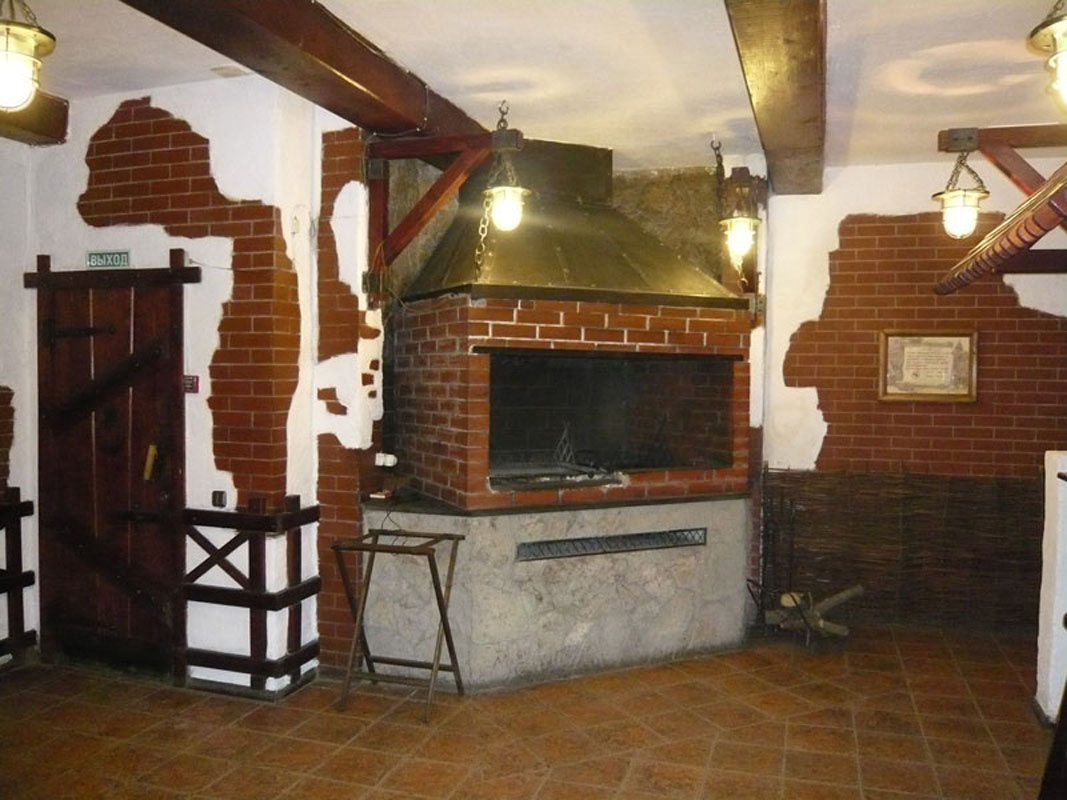 Основной зал — Старая телега