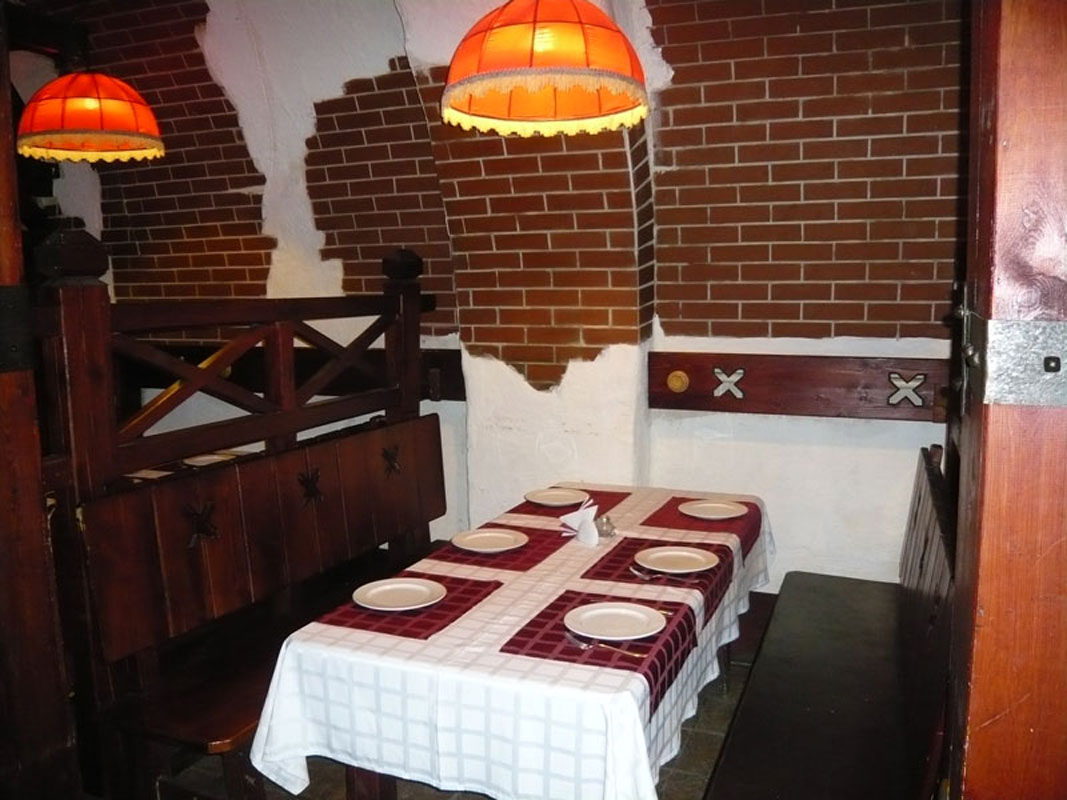 Основной зал — Старая телега