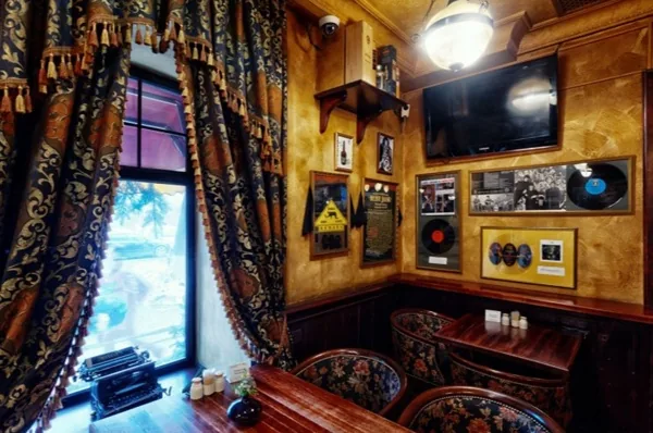 Основной зал