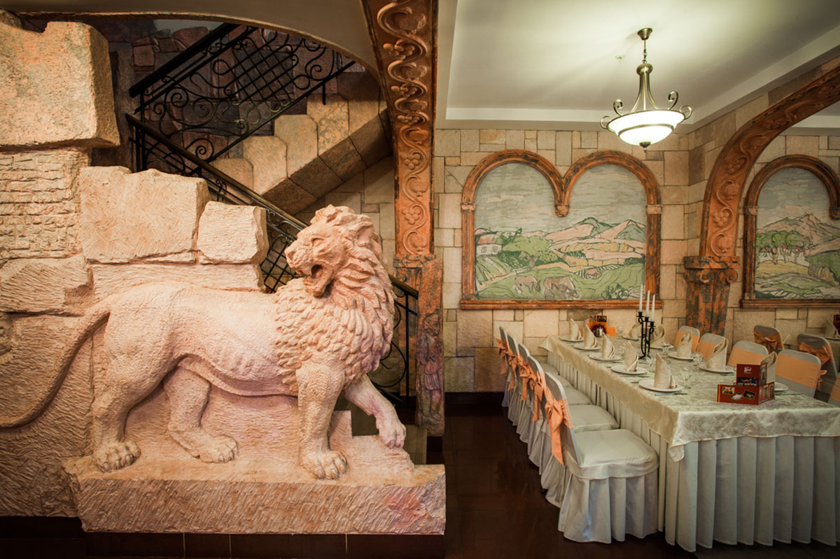 Зал Звартноц — Ресторан Амроц на Невском