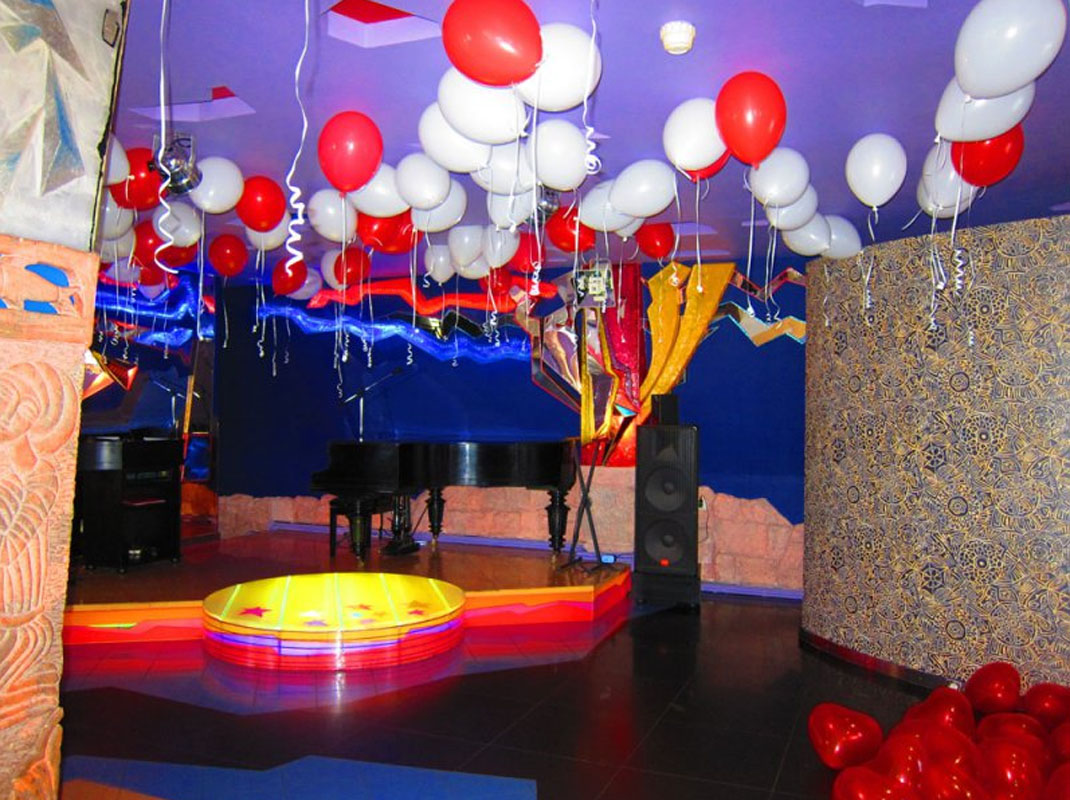 Танцевальный зал — Ресторан Амроц на Передовиков