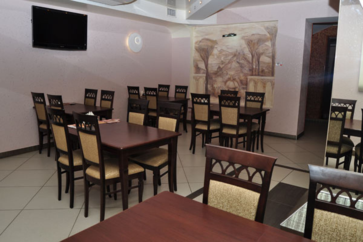 Основной зал — Виват