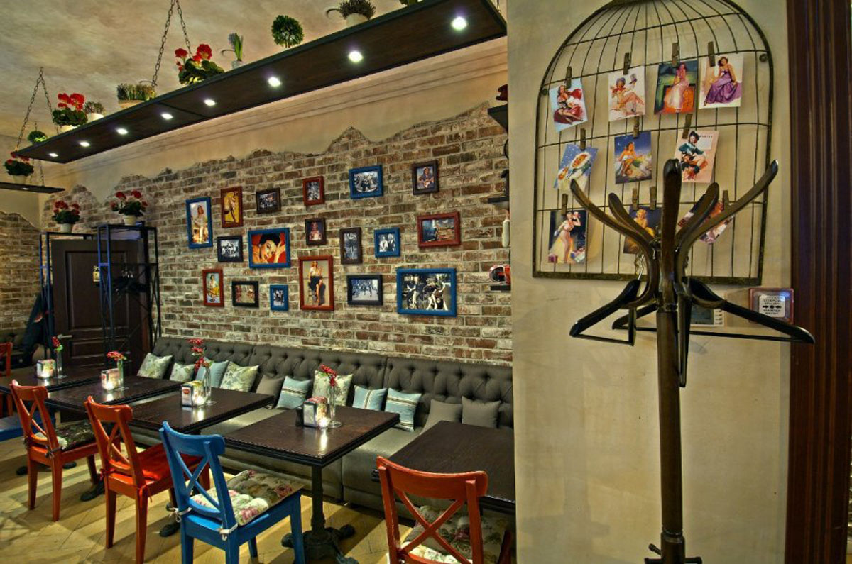 Основной зал — Уютное кафе Бенджамин