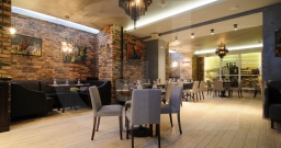 Основной зал