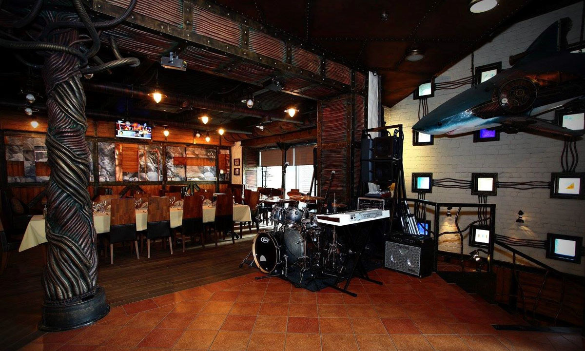 Зал на 100 человек — Конек