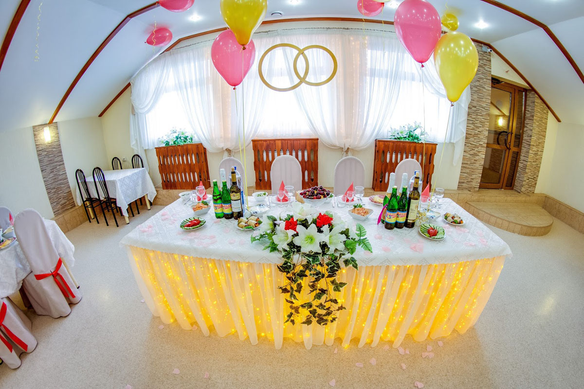 «Бежевый» зал — Кафе Светлица