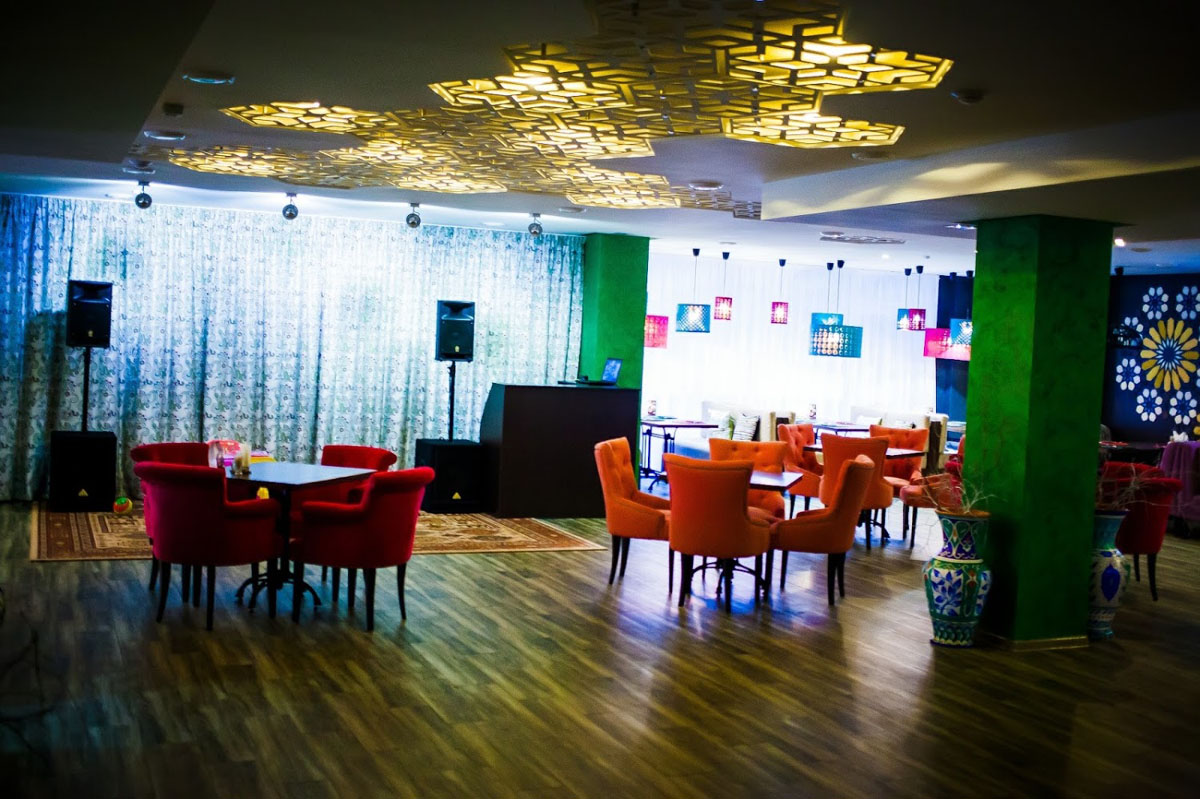 Основной зал — Миндаль