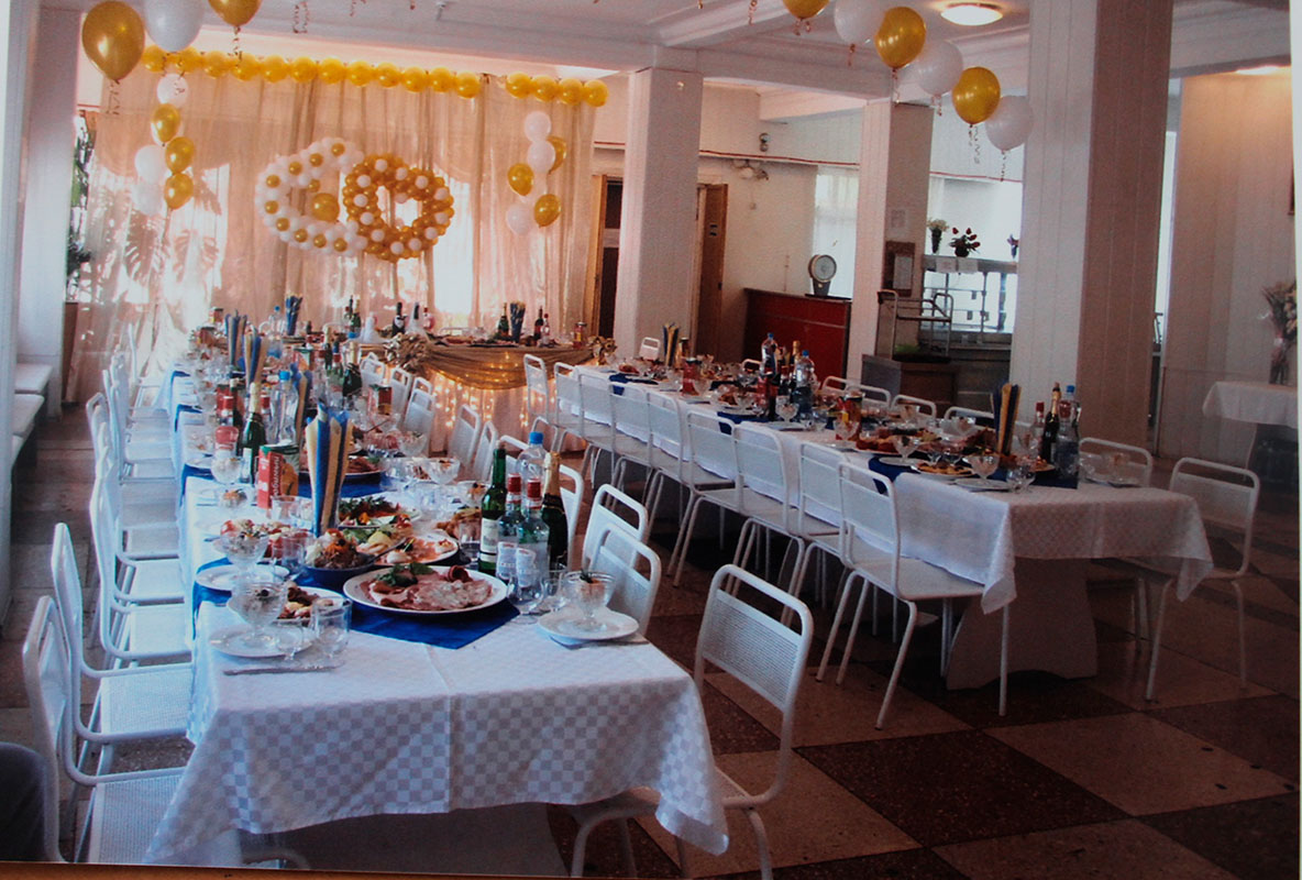 Основной зал — Волжская березка