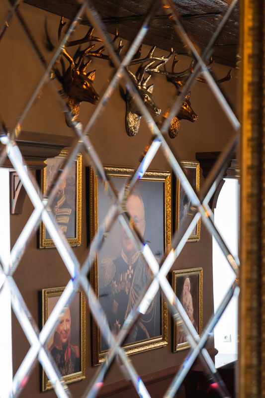 Основной зал — Bruder