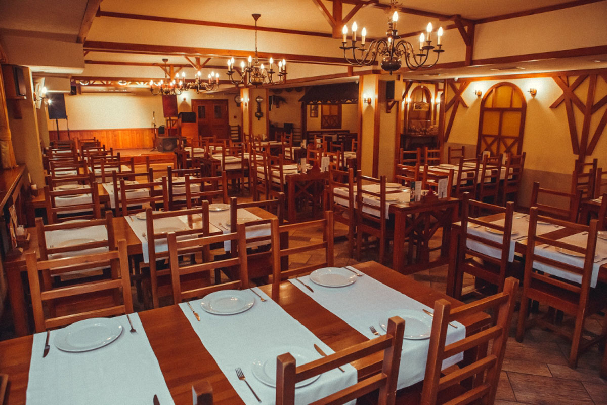 Основной зал — Пивной ресторан Frau Muller