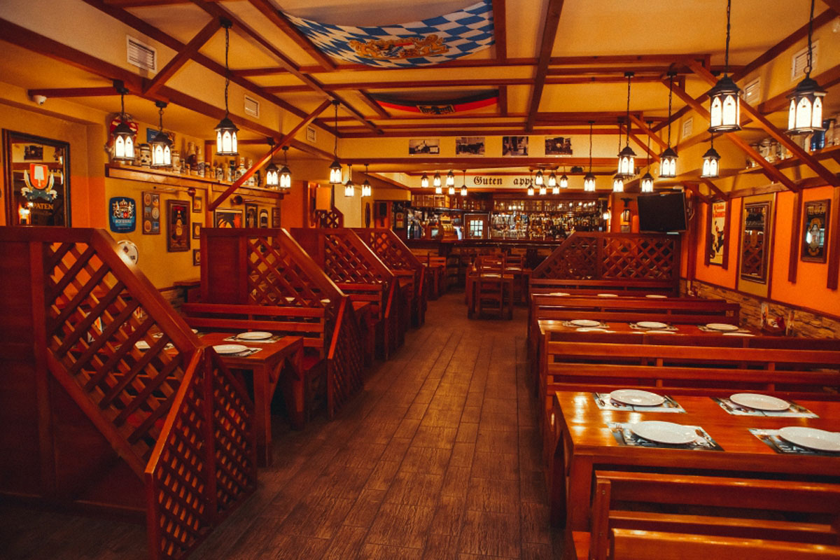 Основной зал — Пивной ресторан Frau Muller