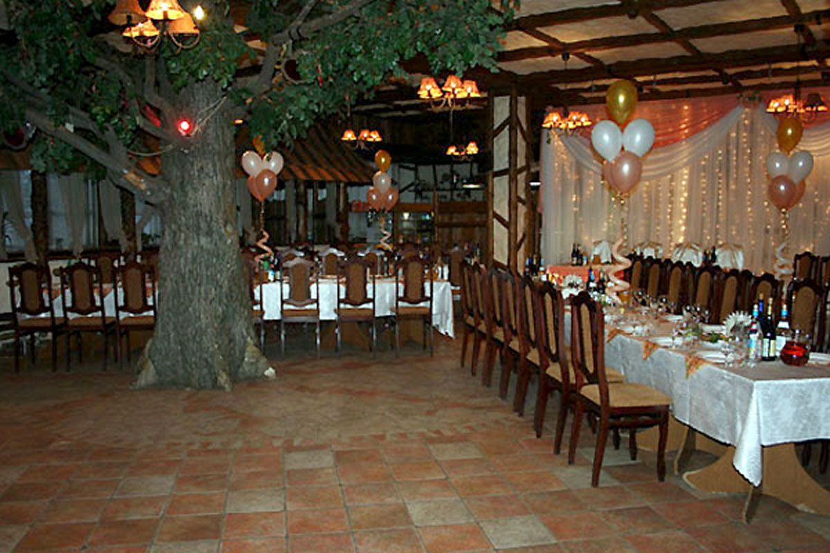 Основной зал — Самовар