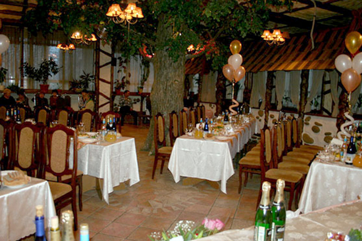 Основной зал — Самовар