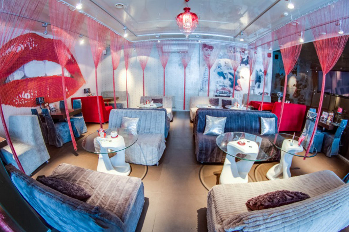 Основной зал — Prohlada Cafe