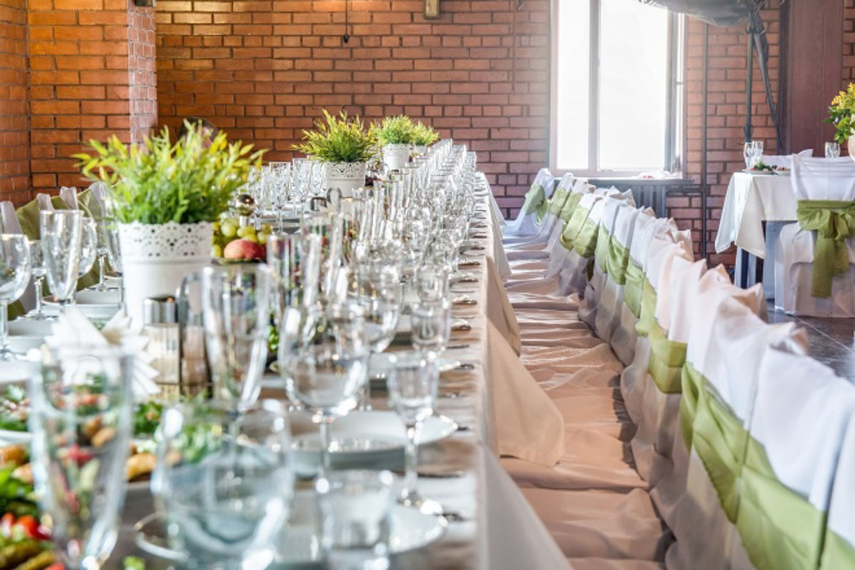 Основной зал — Brown