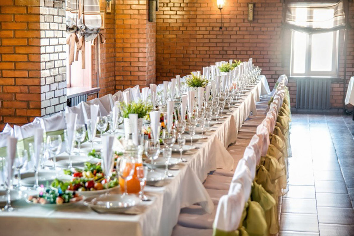 Основной зал — Brown