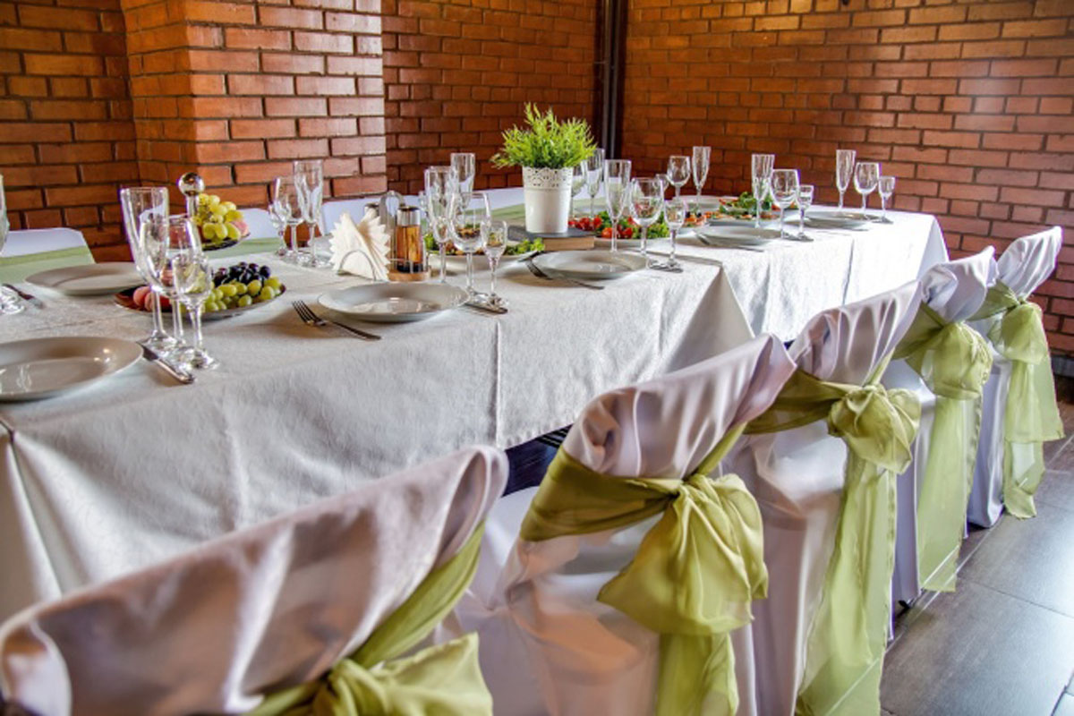 Основной зал — Brown