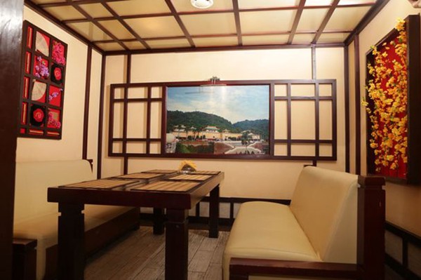 Основной зал