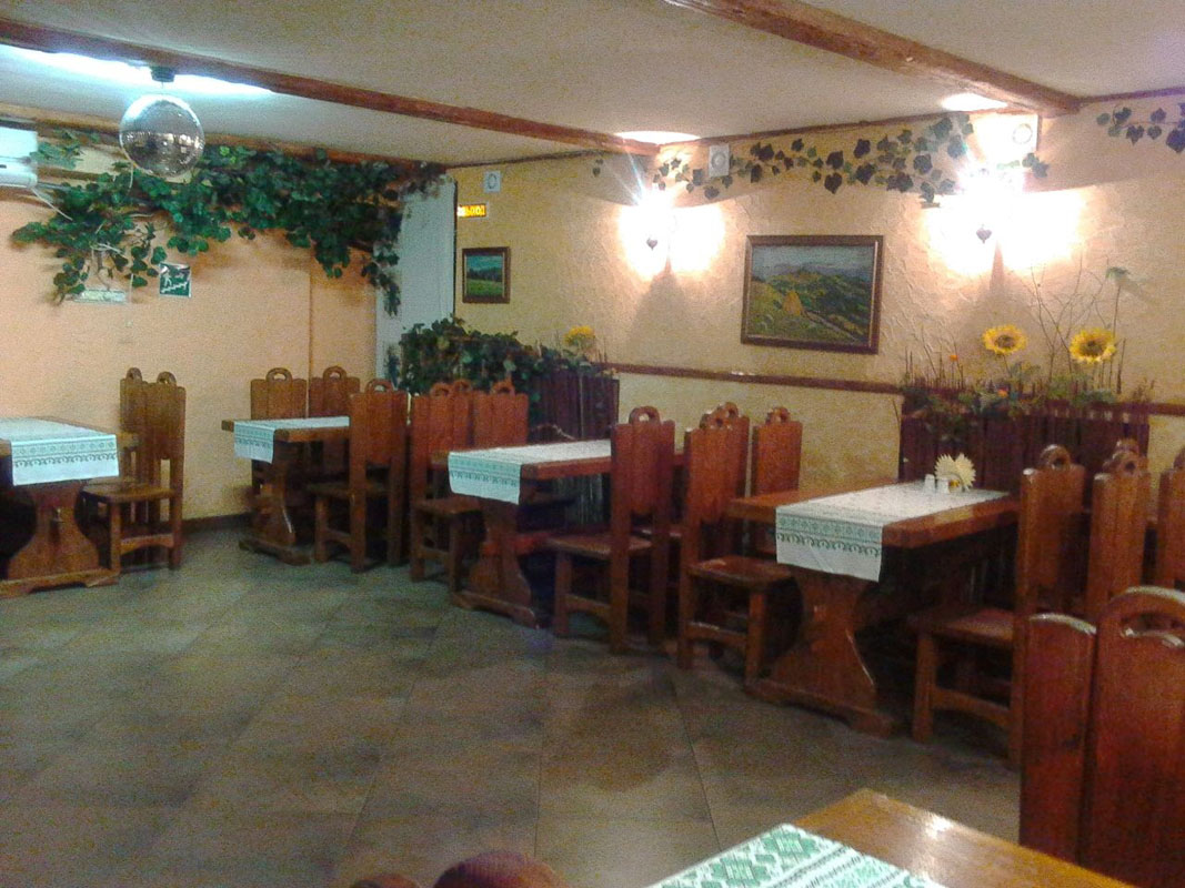 Основной зал — Карпаты