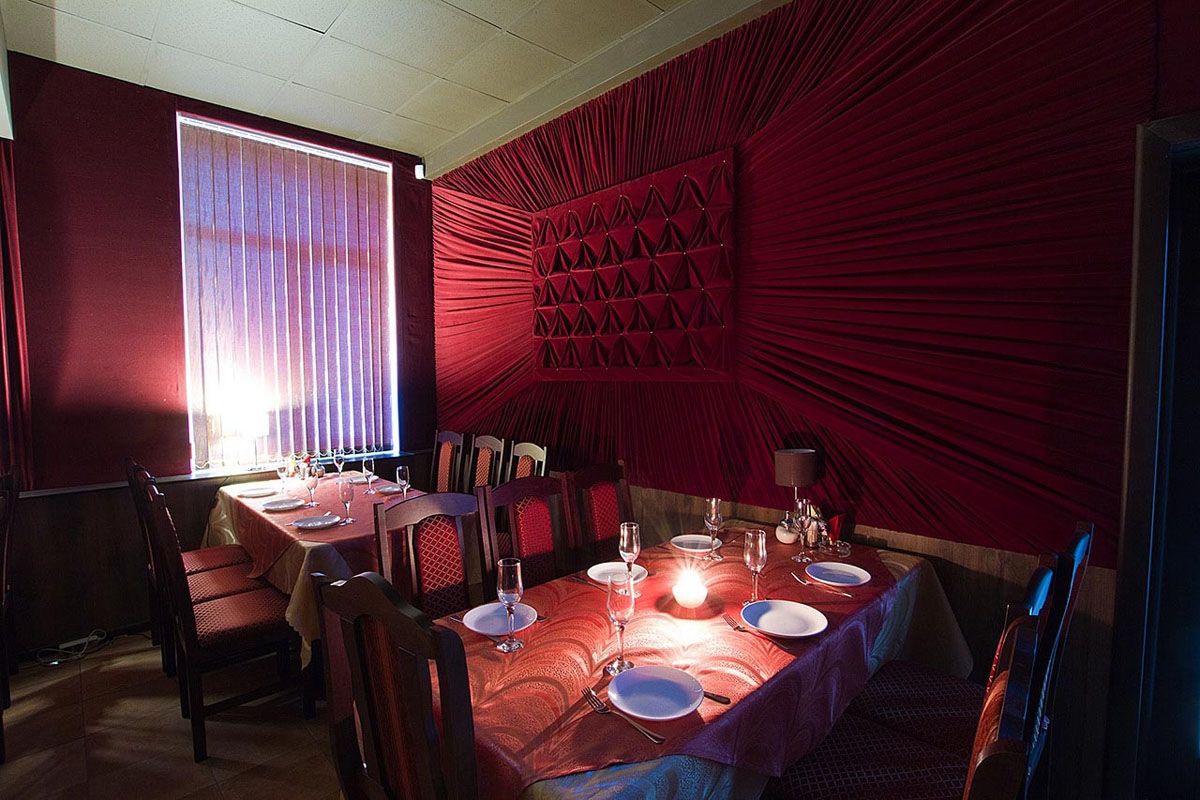 Основной зал — Тема