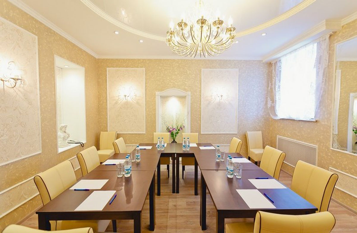 Зал на 15 человек — Онегин