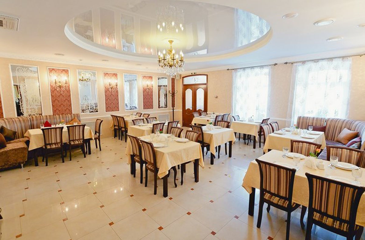 Зал на 30 человек — Онегин