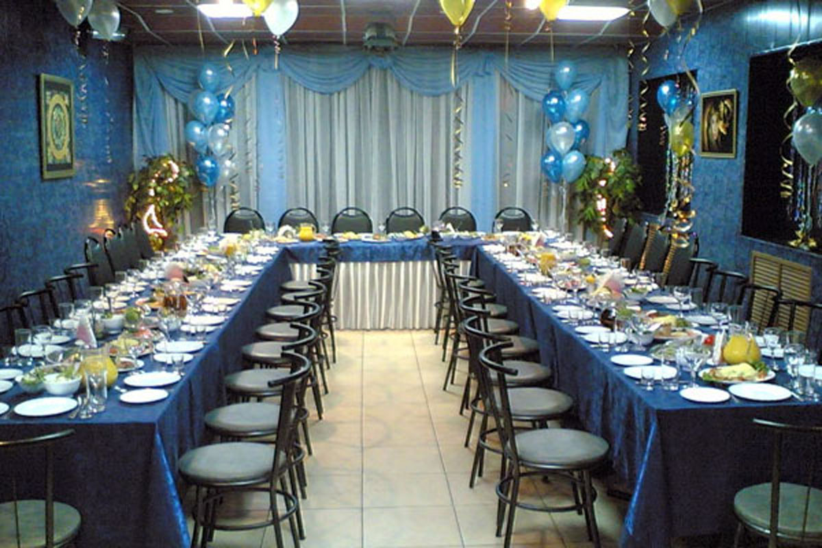 Малый зал — Персик