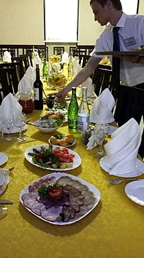 Зал на 30 человек — Антракт