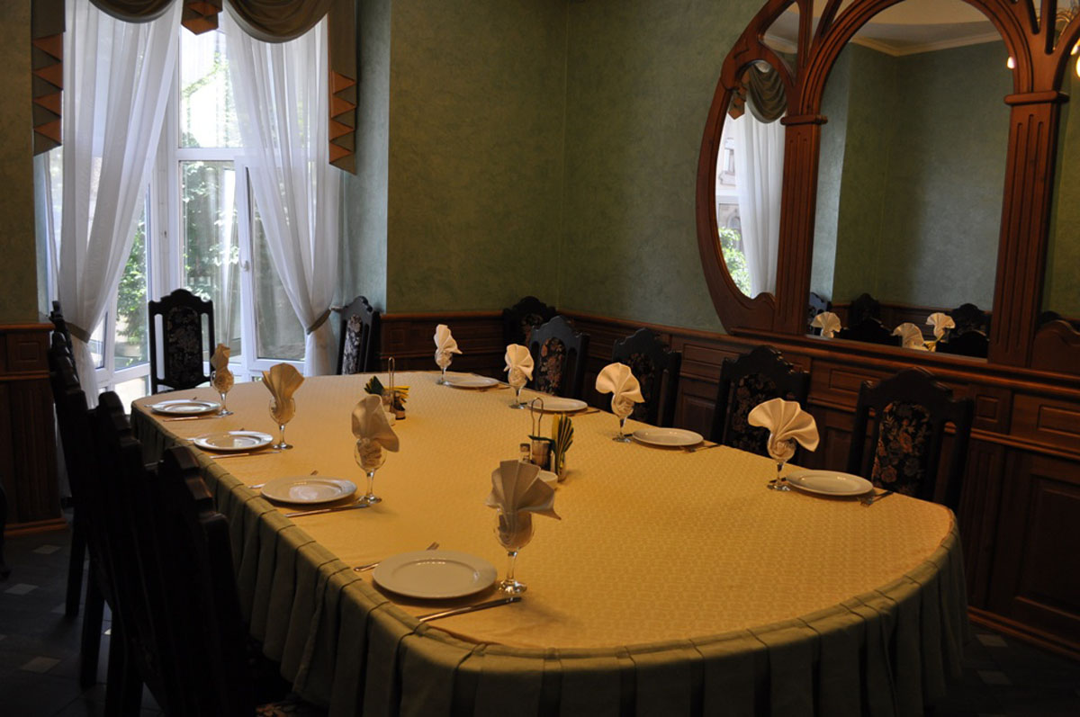 Зал на 15 человек — Лира