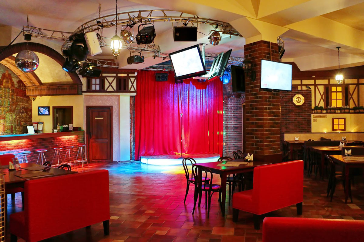 Зал на 100 человек — Лира