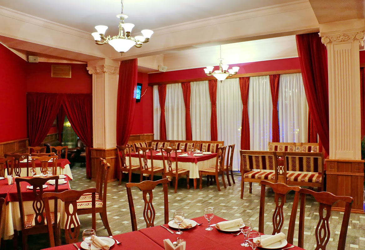 Зал на 120 человек — Лира