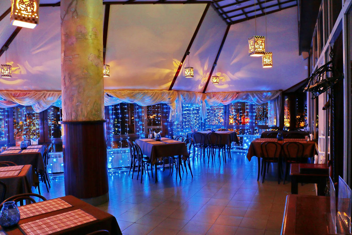 Зал на 120 человек — Лира