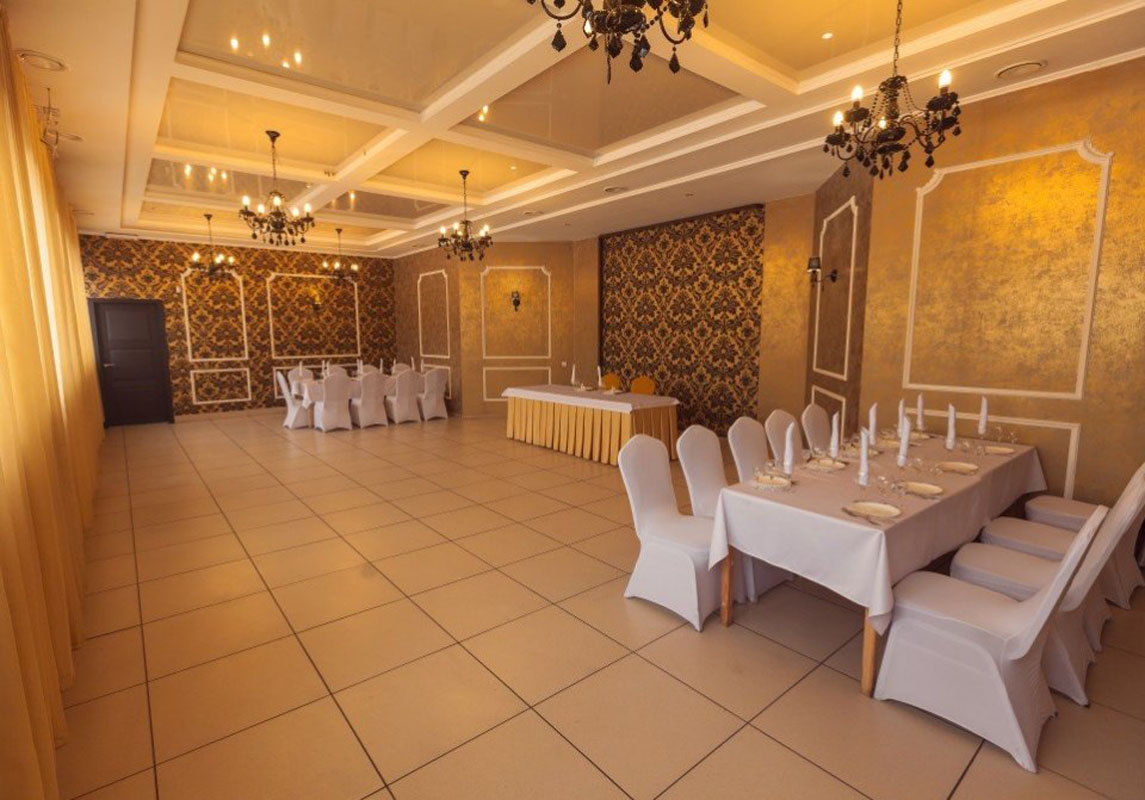 Основной зал — Love is...