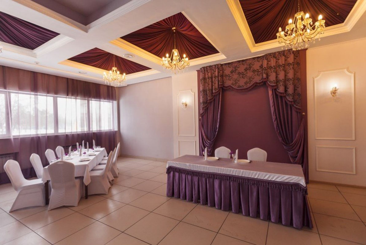 Основной зал — Love is...