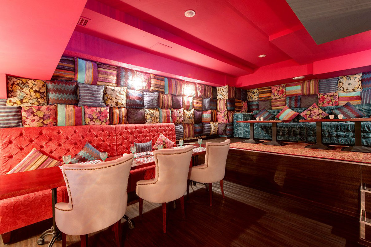 Основной зал — Чайхана Curcuma