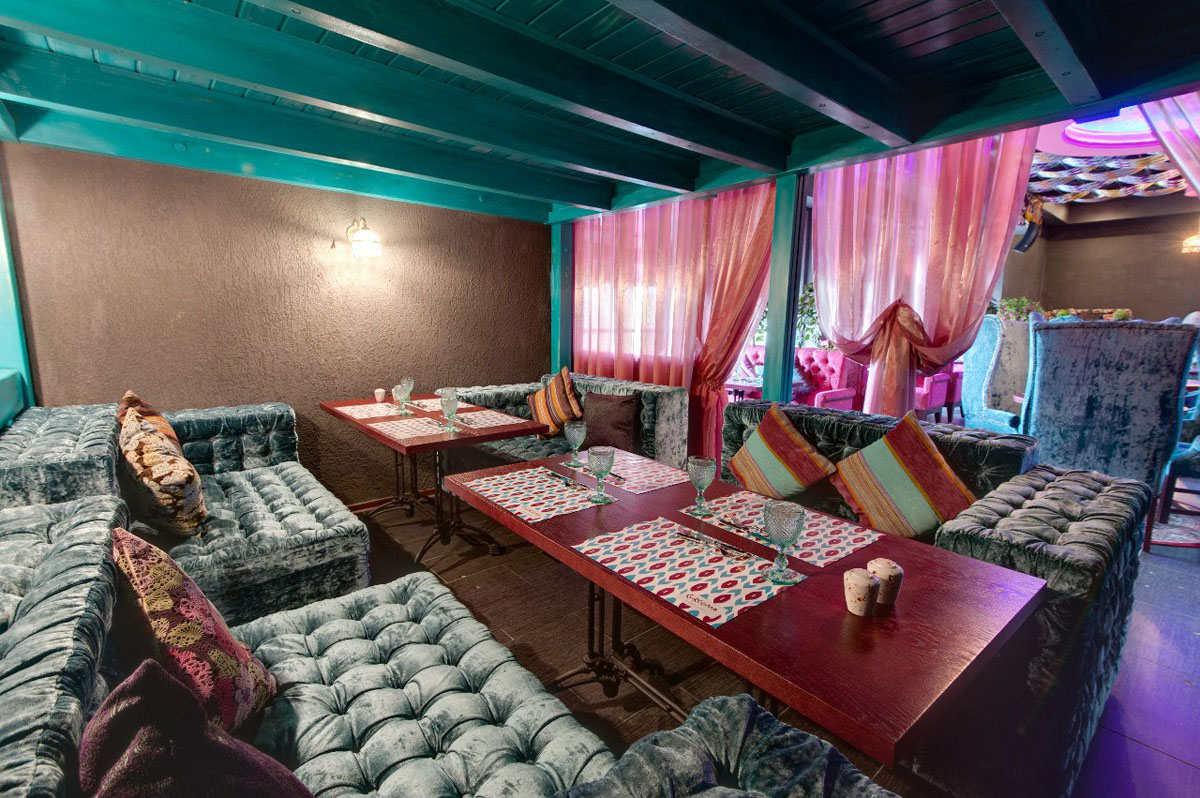 Основной зал — Чайхана Curcuma