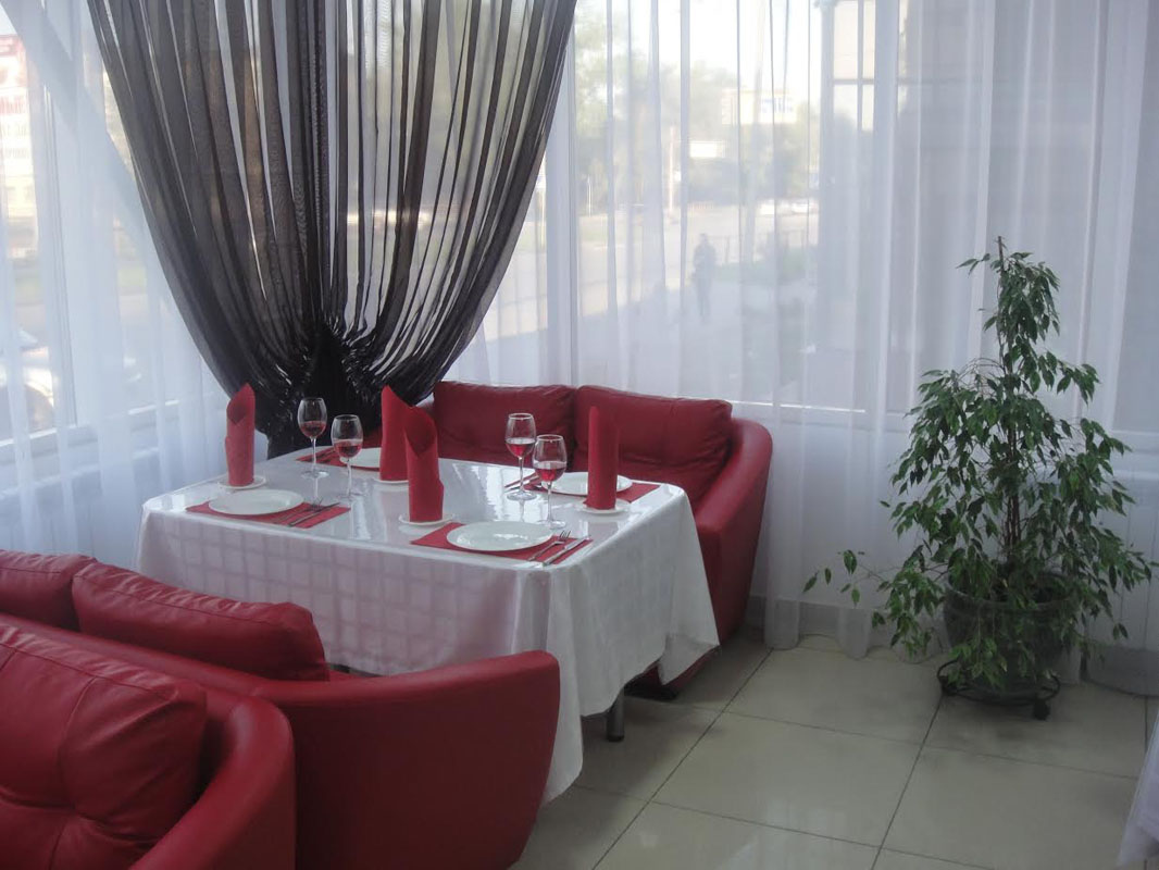 Кафе-ресторан Шанхайский полдень — Основной зал, фото банкетного зала