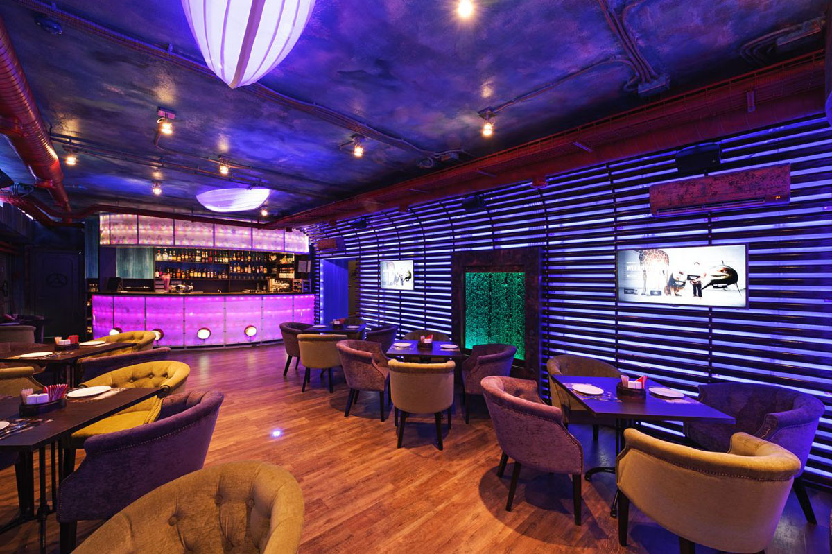 Основной зал — Поющая Селедка